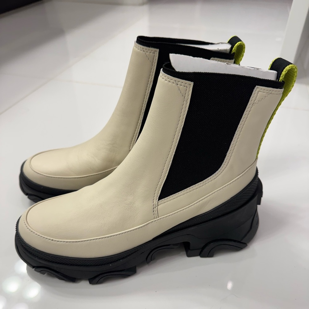 SOREL Women's Brex Chalk and Black Waterproof Chelsea Boots